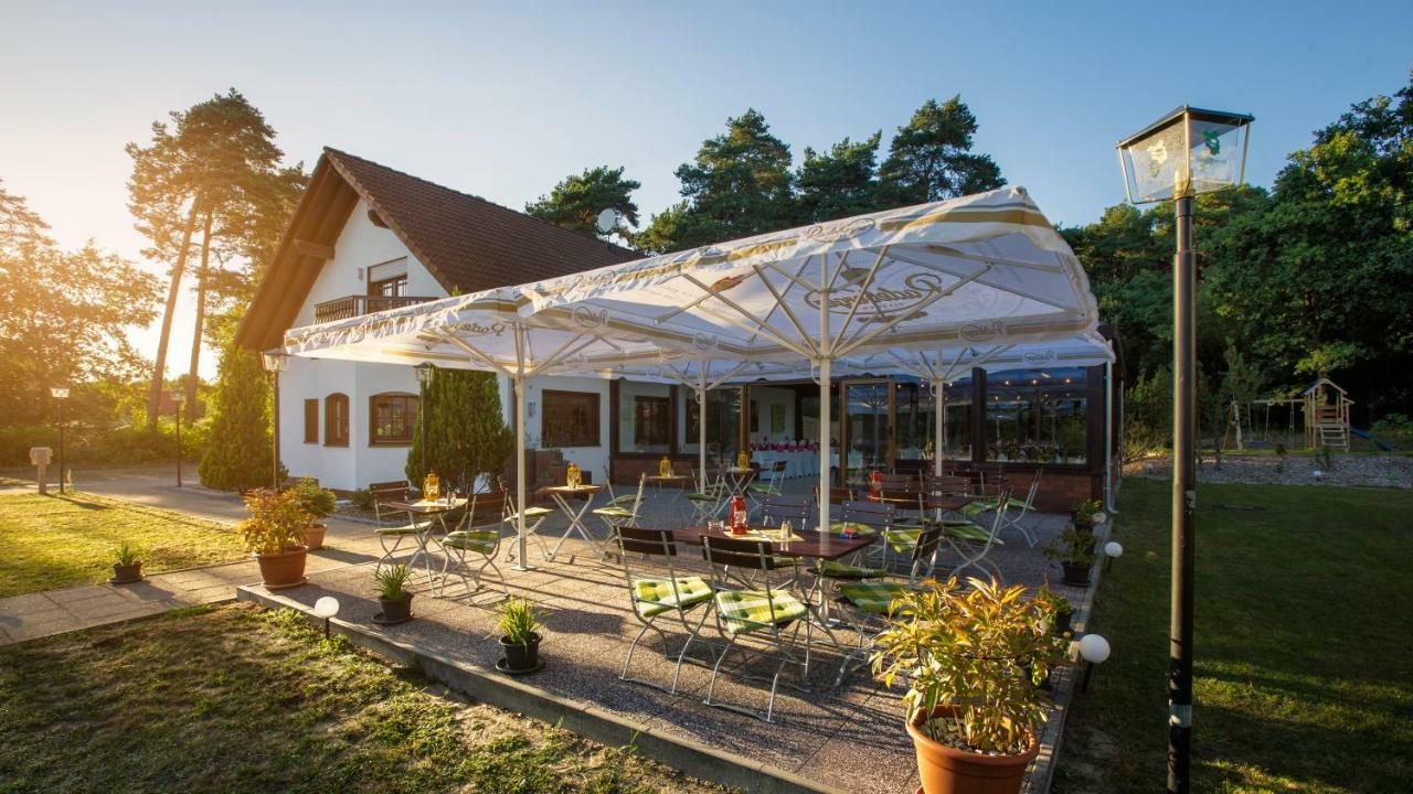 Lokal Genial Pension & Restaurant Beelitz Kültér fotó