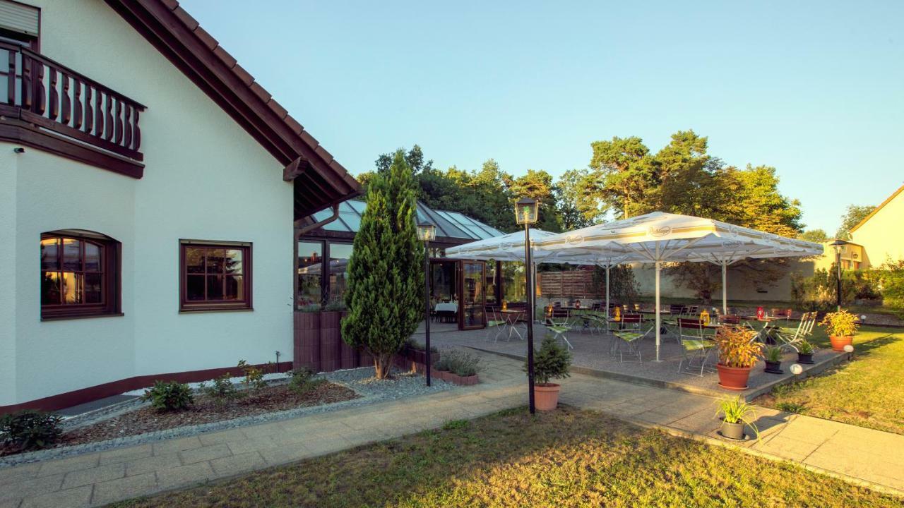 Lokal Genial Pension & Restaurant Beelitz Kültér fotó